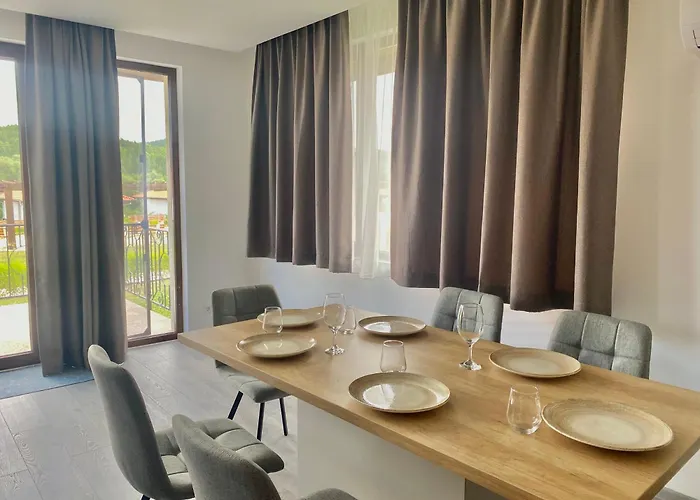 Villa Enigma Complex *